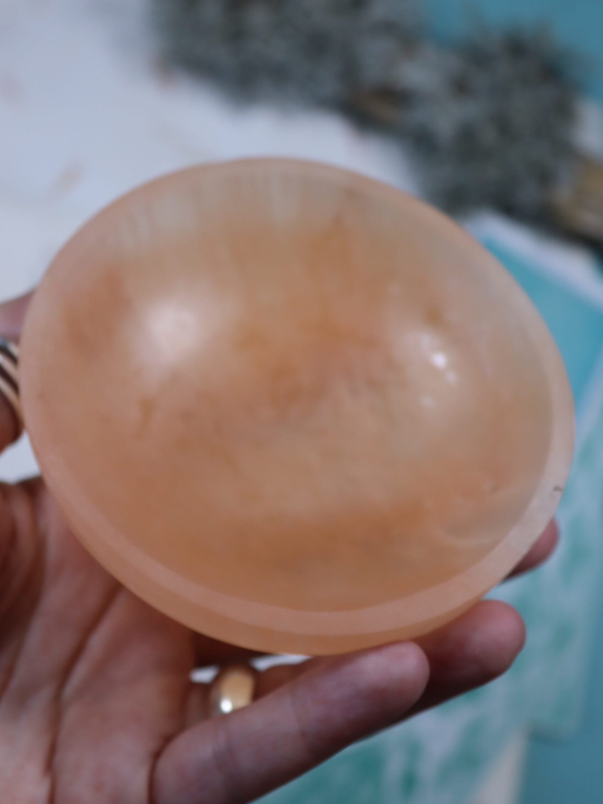 Cuenco de selenita naranja para la limpieza de minerales